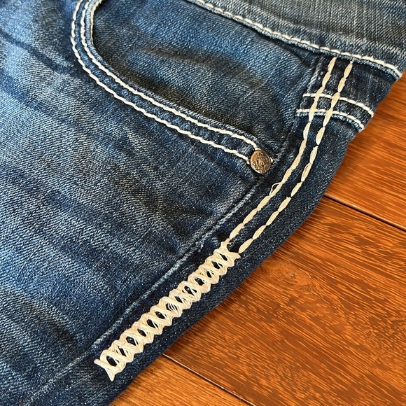 Women’s BKE Starlite Capris - Picture 4 of 4